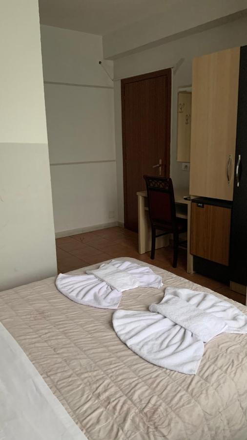 Guest House De Rada Тирана Екстериор снимка