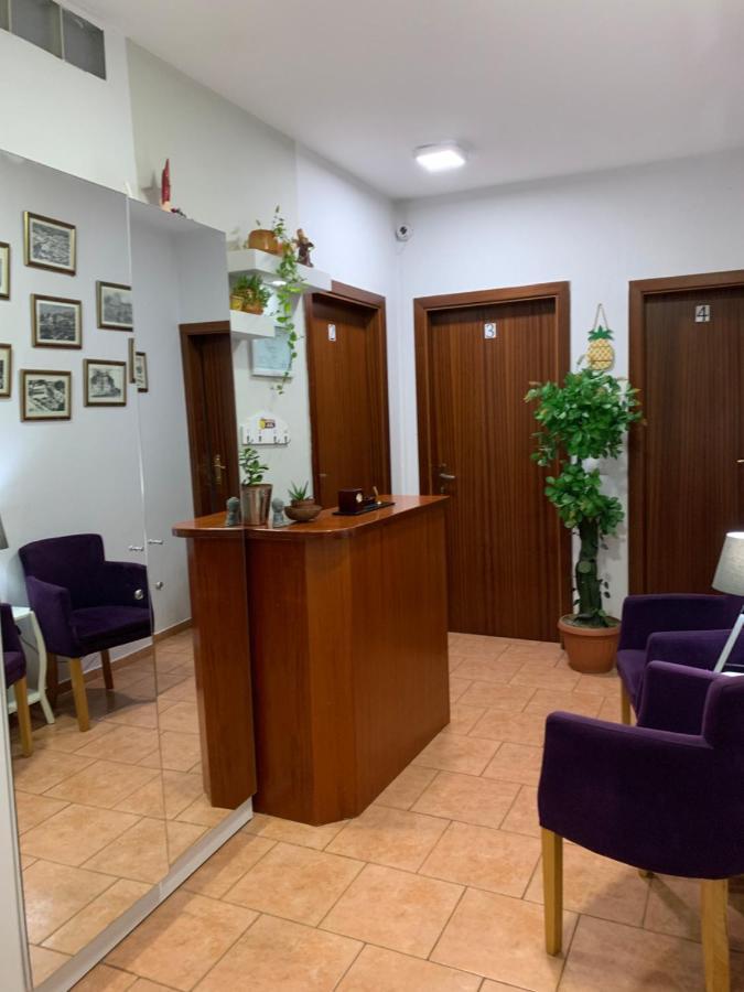 Guest House De Rada Тирана Екстериор снимка