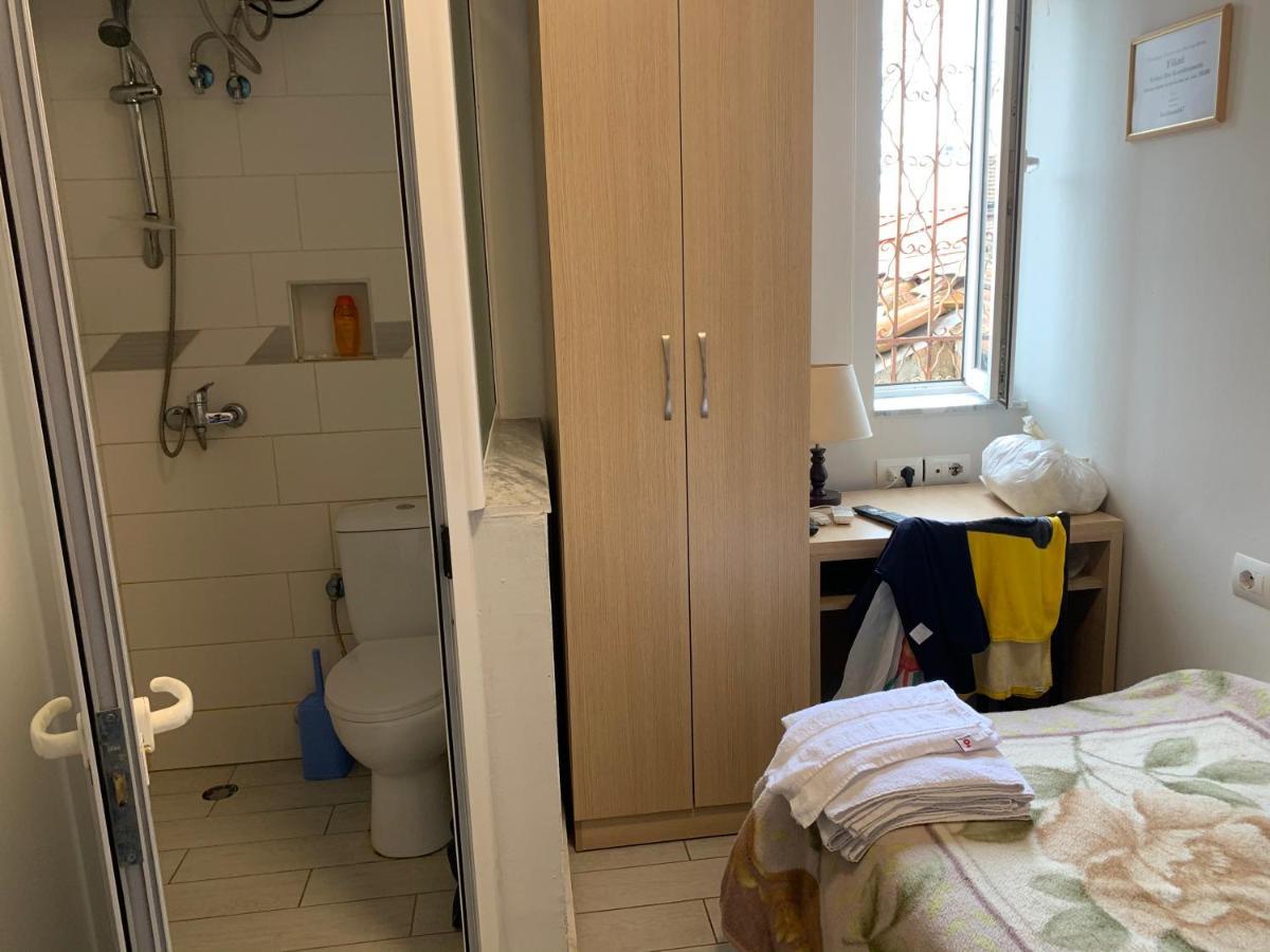 Guest House De Rada Тирана Екстериор снимка