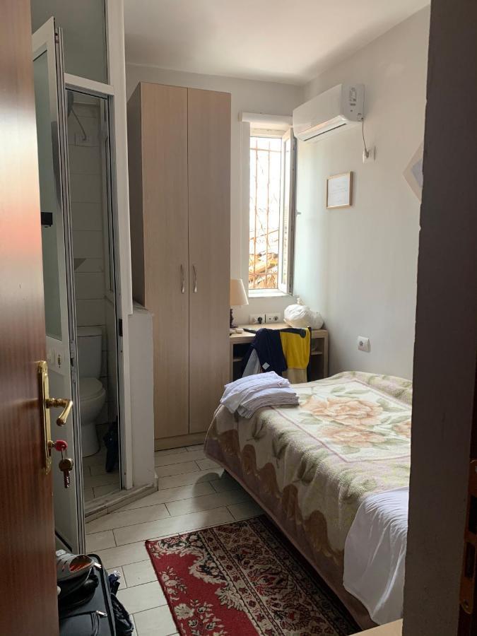 Guest House De Rada Тирана Екстериор снимка