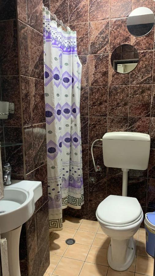 Guest House De Rada Тирана Екстериор снимка