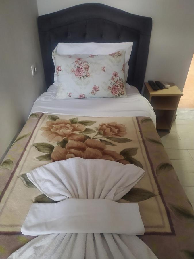 Guest House De Rada Тирана Екстериор снимка