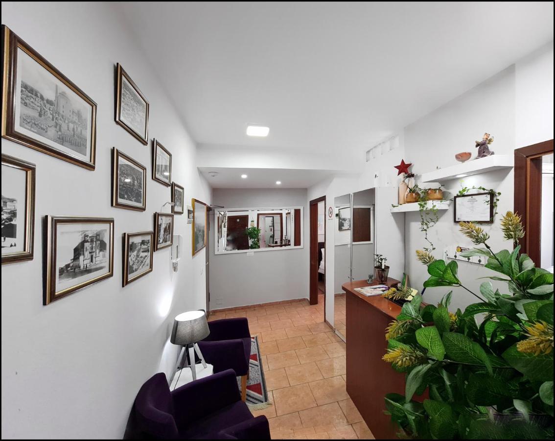 Guest House De Rada Тирана Екстериор снимка