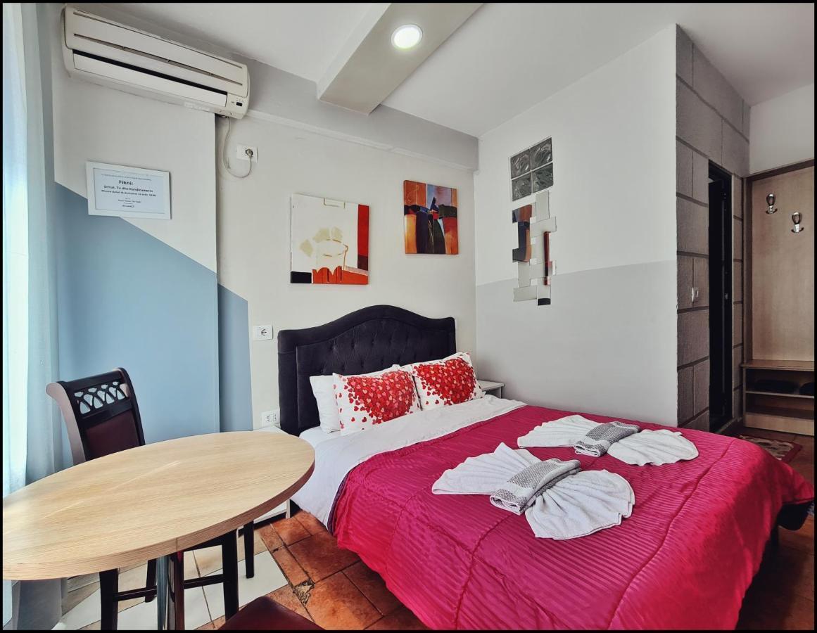 Guest House De Rada Тирана Екстериор снимка