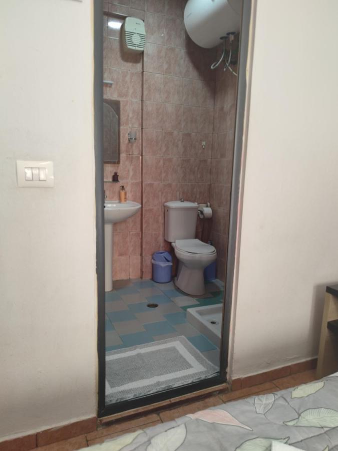 Guest House De Rada Тирана Екстериор снимка